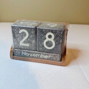 Perpetual Calendar With Month Date Display Block Numbers